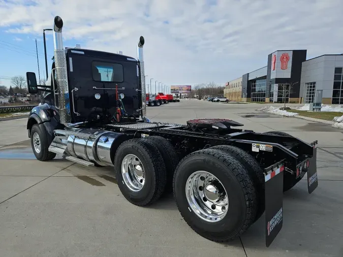 2026 Kenworth T880