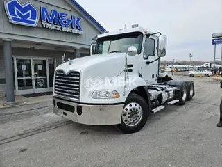 2014 MACK CXU613