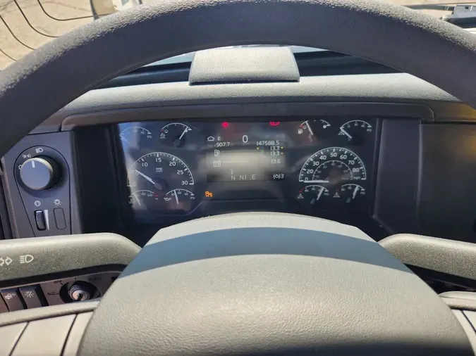2024 VOLVO VNL64T740