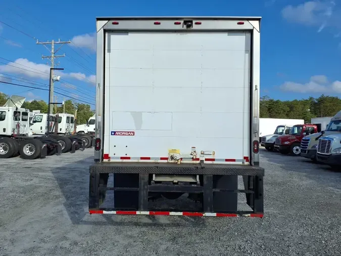 2018 FREIGHTLINER/MERCEDES M2 106