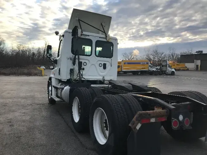 2017 Freightliner X12564ST