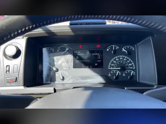 2019 VOLVO VNL760