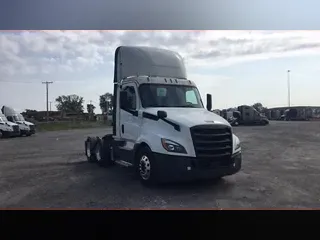 2020 Freightliner Cascadia 126