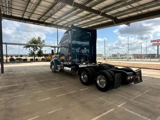 2022 Kenworth T680