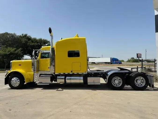 2023 Peterbilt 389