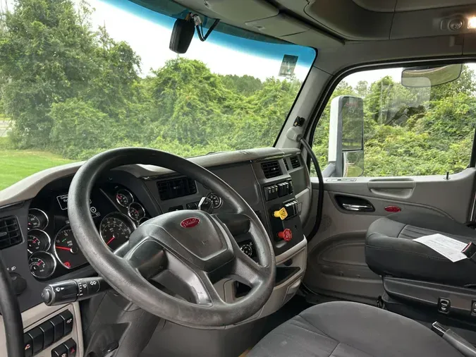 2022 Peterbilt 579