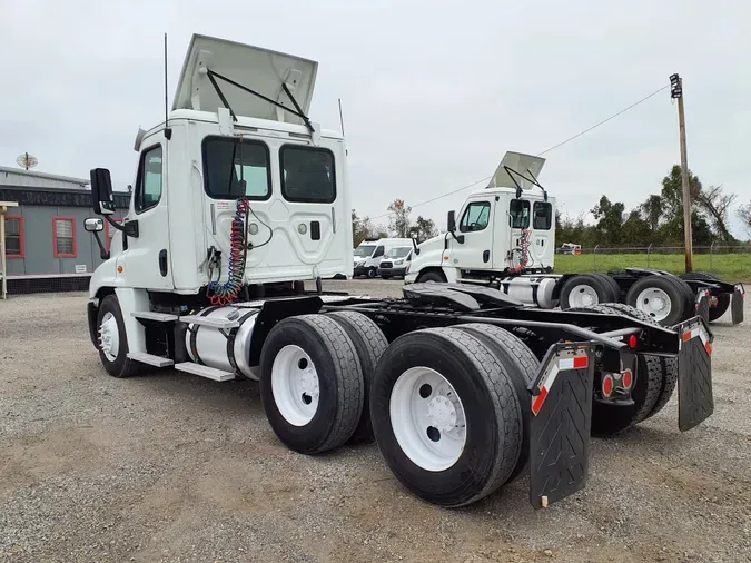 2016 FREIGHTLINER/MERCEDES CASCADIA 125