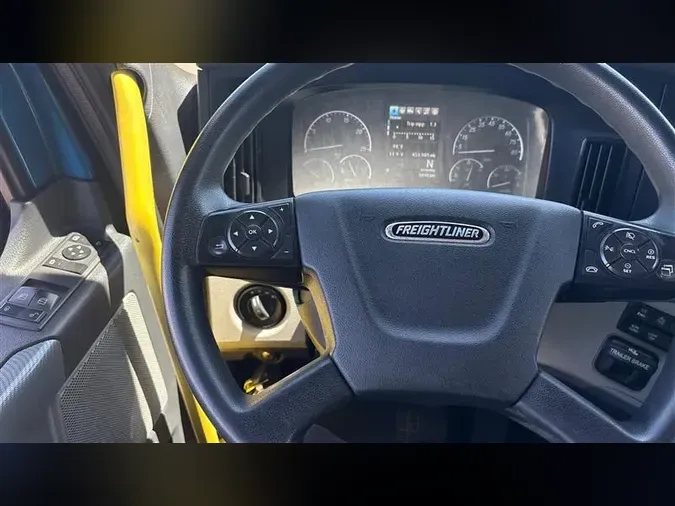 2021 FREIGHTLINER CA126