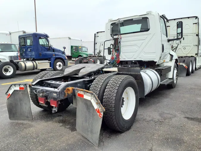 2019 NAVISTAR INTERNATIONAL RH613 DAYCAB S/A