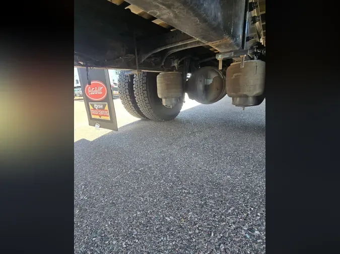 2019 Peterbilt 330