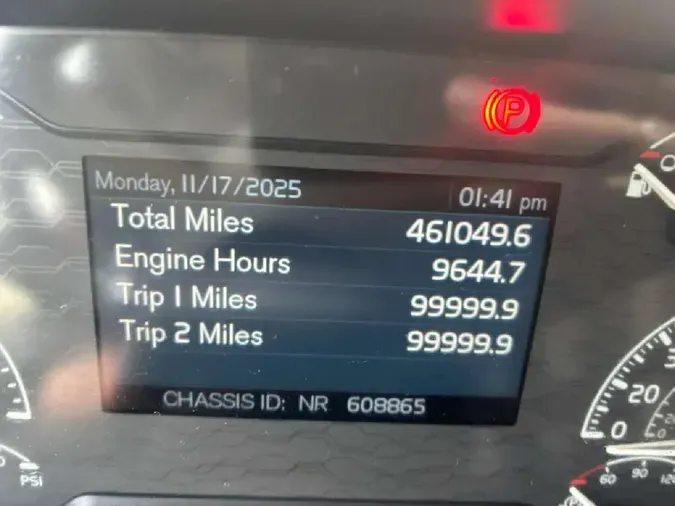 2023 VOLVO VNL64T860