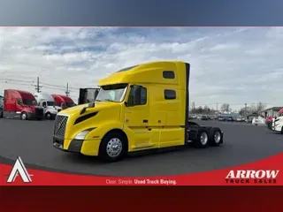 2021 VOLVO VNL64T760