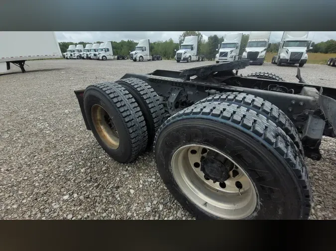 2019 Volvo VNL 740