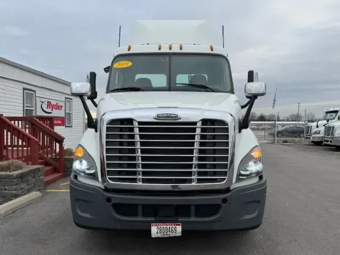 2019 FREIGHTLINER/MERCEDES CASCADIA 113