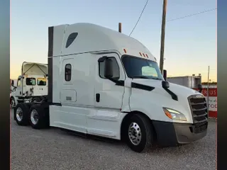 2020 FREIGHTLINER Cascadia 126