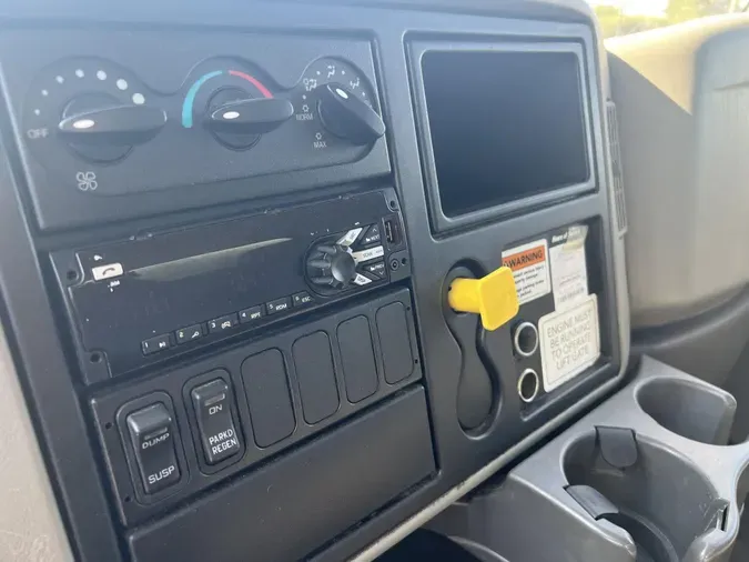 2017 International 4300-4X2