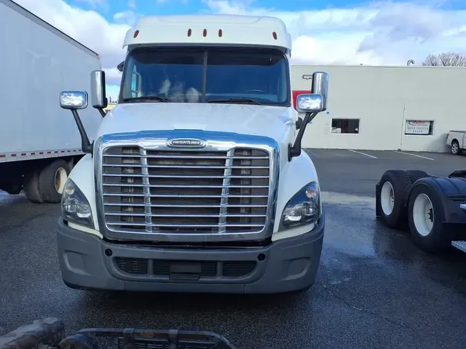 2020 FREIGHTLINER/MERCEDES CASCADIA 125