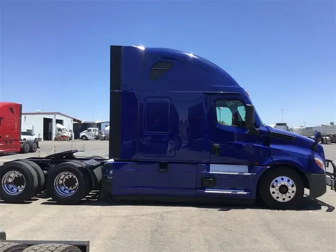 2021 FREIGHTLINER CA126