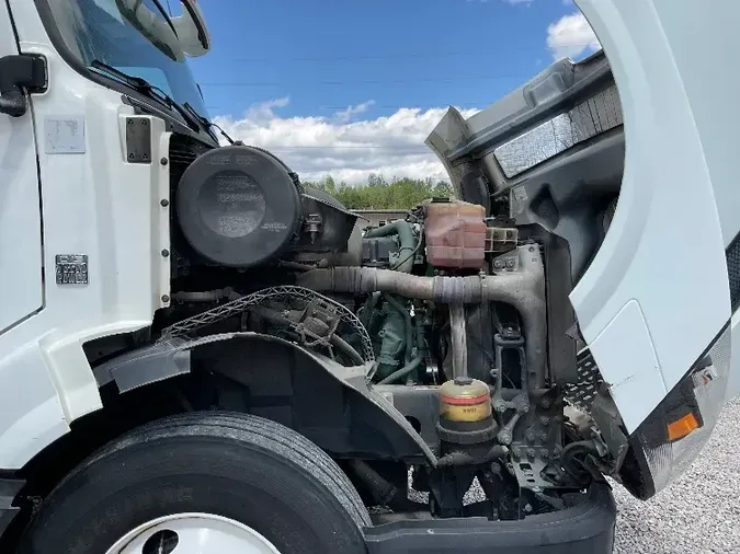 2016 Volvo VNL64300