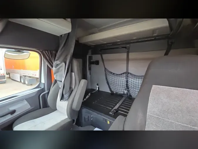 2022 Freightliner Cascadia 126
