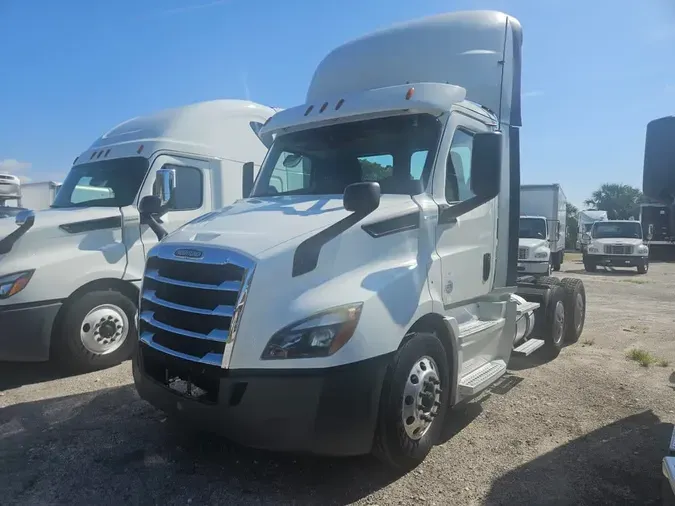 2019 FREIGHTLINER NEW CASCADIA 1164fc8c0bab13a64cd8ae9fffb538ce4df