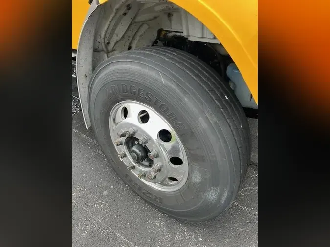 2019 Freightliner Business Class M2 106