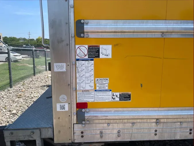 2019 Freightliner Business Class M2 106