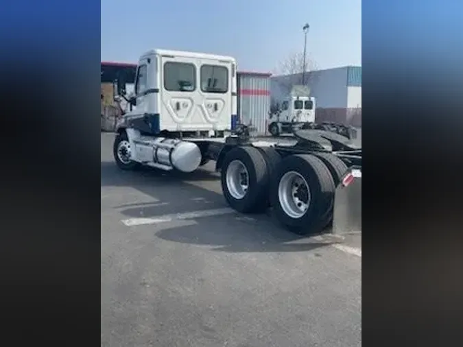 2018 FREIGHTLINER/MERCEDES CASCADIA 125