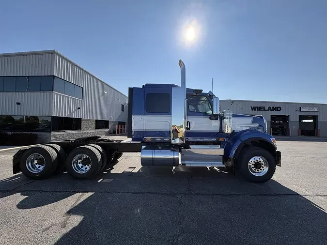 2027 International HX520 SLEEPER4fd2f3b343547d175471df30820a3703