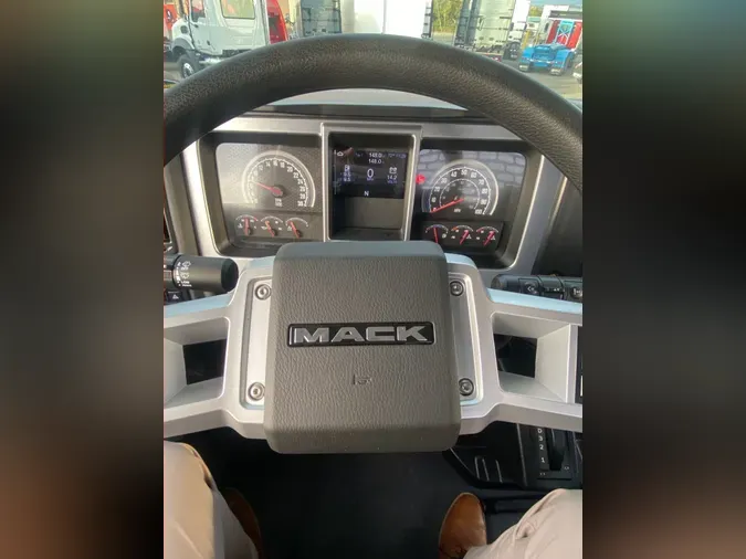 2026 MACK MD MD6 26' FLAT BED