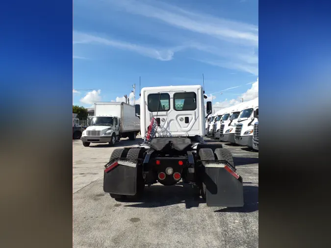 2016 FREIGHTLINER/MERCEDES CASCADIA 113