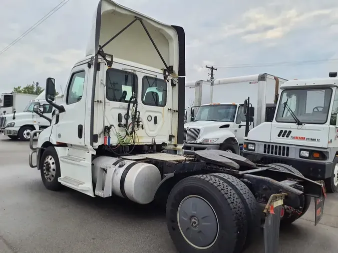 2020 FREIGHTLINER NEW CASCADIA 116