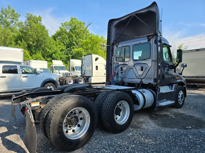 2018 FREIGHTLINER/MERCEDES CASCADIA 125