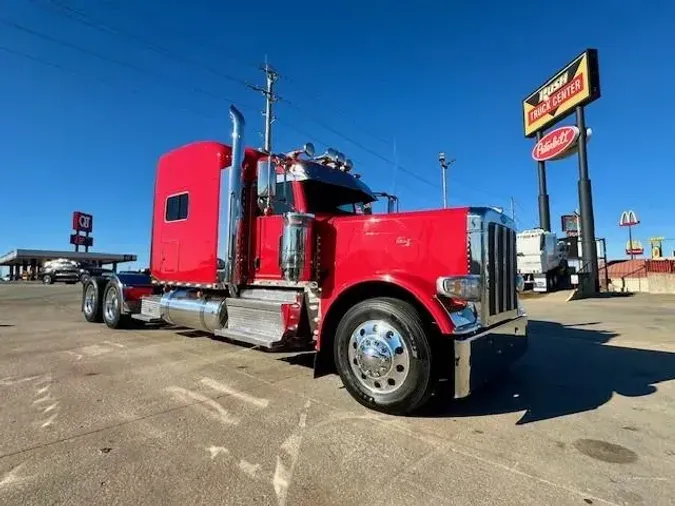2023 Peterbilt 389
