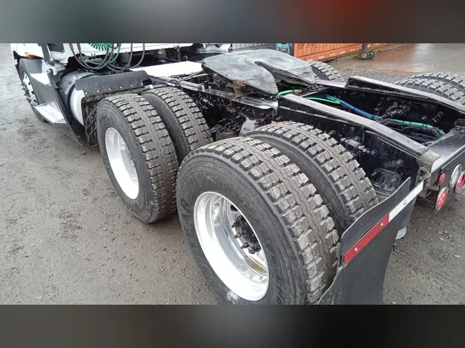 2020 Freightliner Cascadia 126