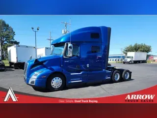 2022 VOLVO VNL760