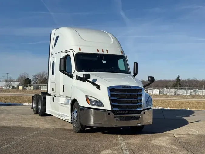 2023 FREIGHTLINER Cascadia 126