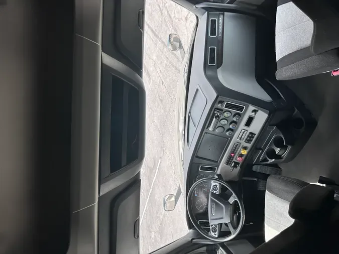 2020 FREIGHTLINER CASCADIA 126