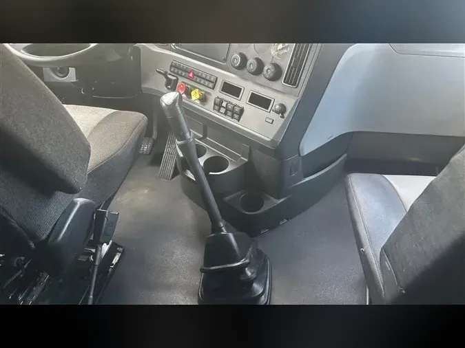 2022 FREIGHTLINER CA126