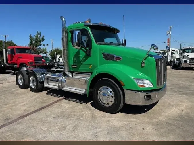 2017 PETERBILT 579