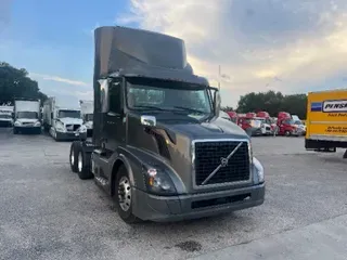 2018 VOLVO VNL64300