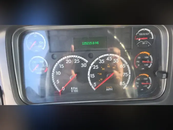 2017 FREIGHTLINER/MERCEDES M2 106