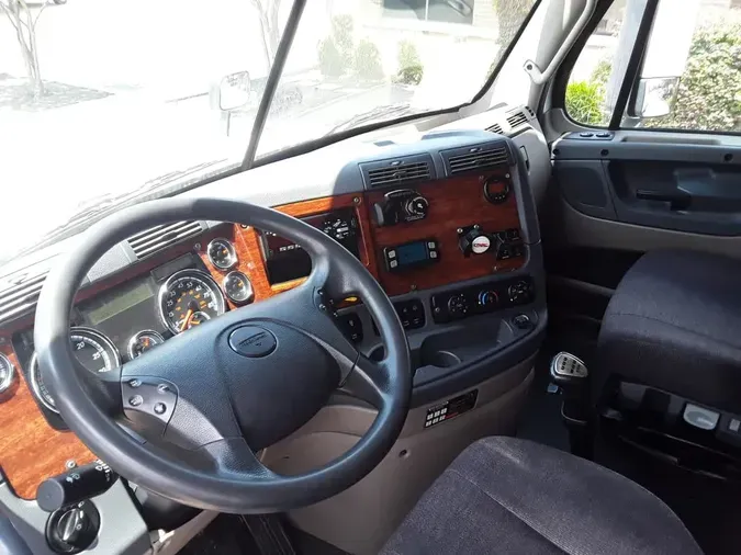 2020 FREIGHTLINER CASCADIA 125