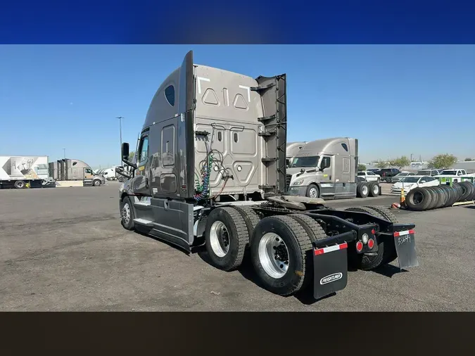 2025 Freightliner Cascadia 126