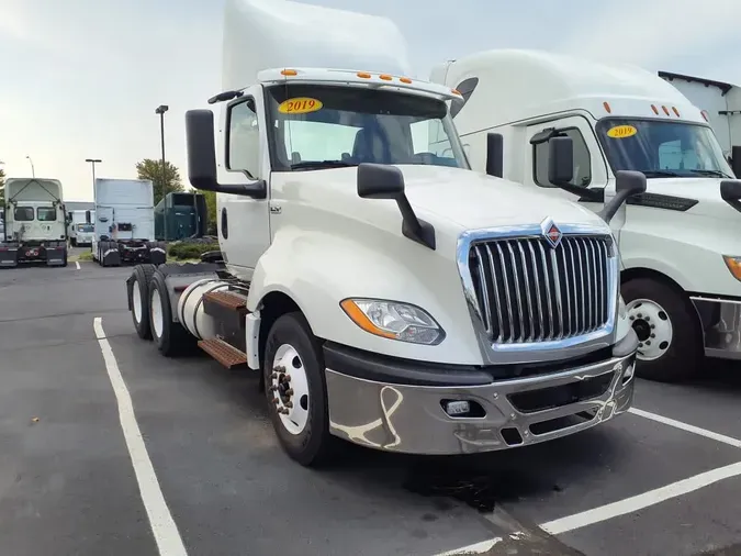 2019 NAVISTAR INTERNATIONAL LT625 DAYCAB T/A