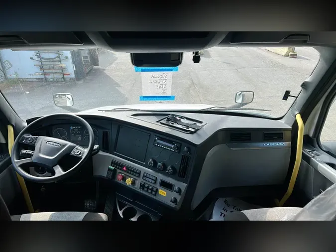 2022 Freightliner Cascadia 126