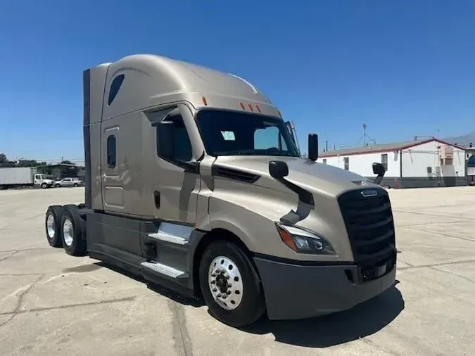 2022 Freightliner Cascadia