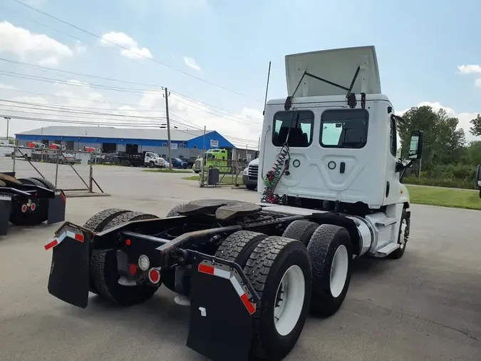 2020 FREIGHTLINER CASCADIA 125