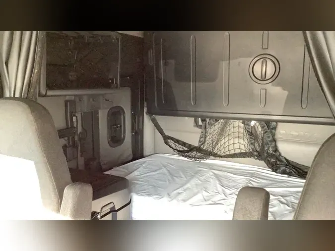 2022 Freightliner Cascadia 126