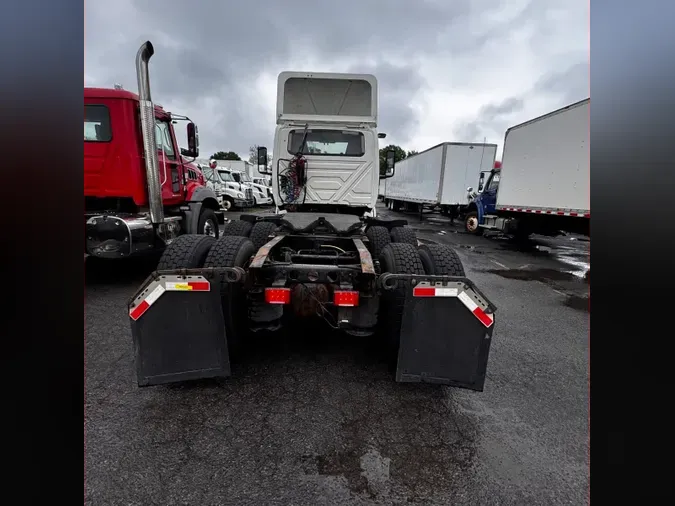 2019 NAVISTAR INTERNATIONAL LT625 DAYCAB T/A